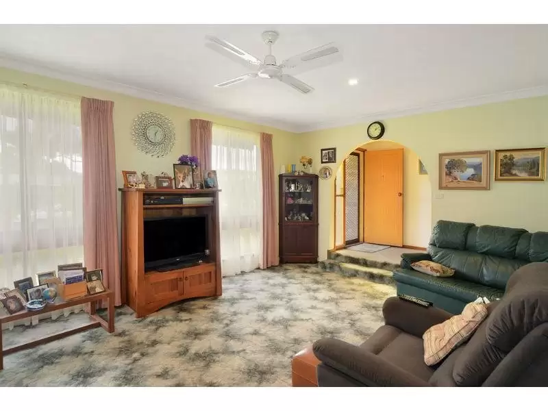 42 Jasmine Drive, Bomaderry Sold by Integrity Real Estate - image 2