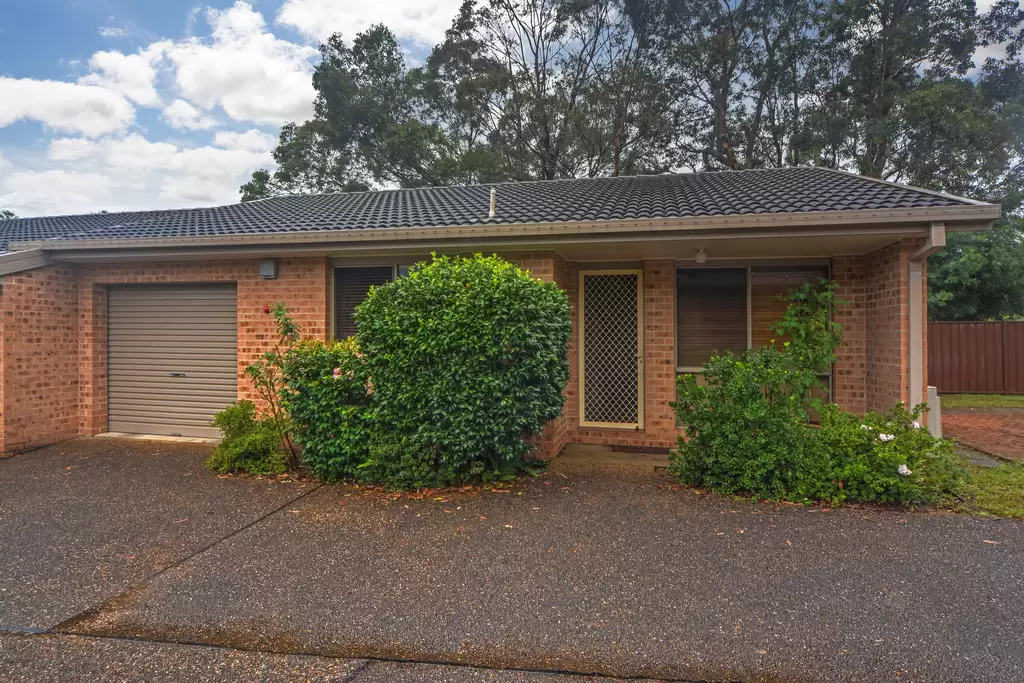 4/6 Carisbrooke Close, Bomaderry Sold by Integrity Real Estate - image 1