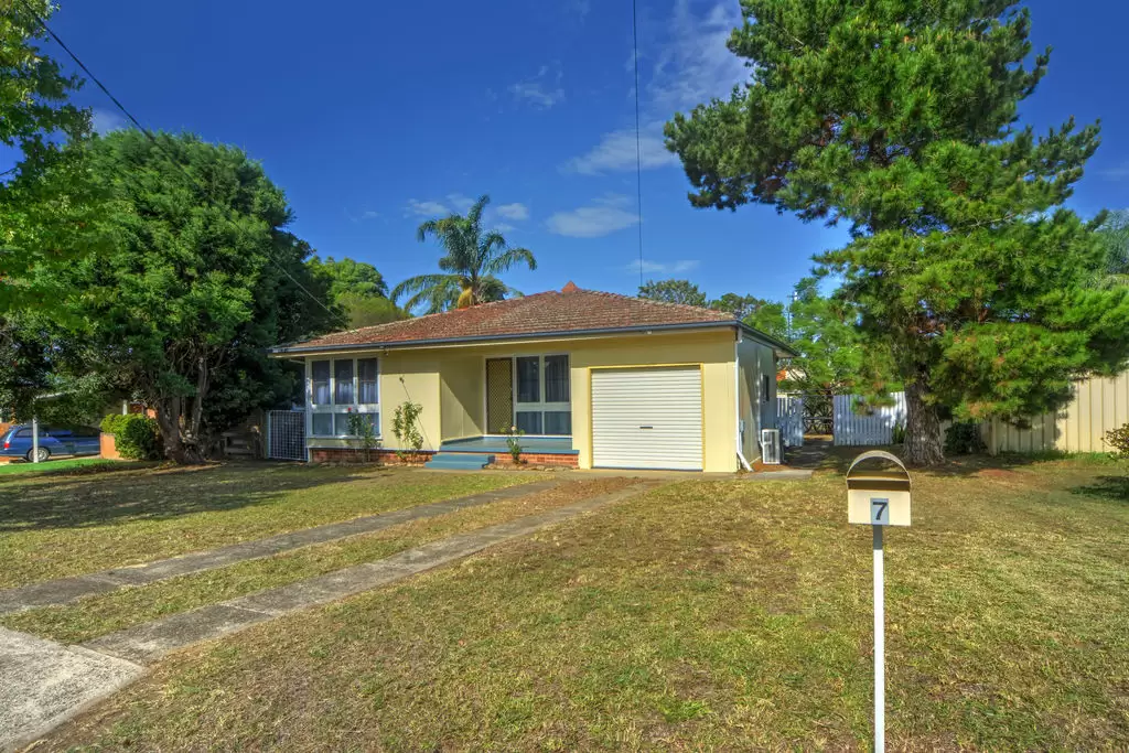 7 Alfred Street, Bomaderry Sold by Integrity Real Estate - image 1