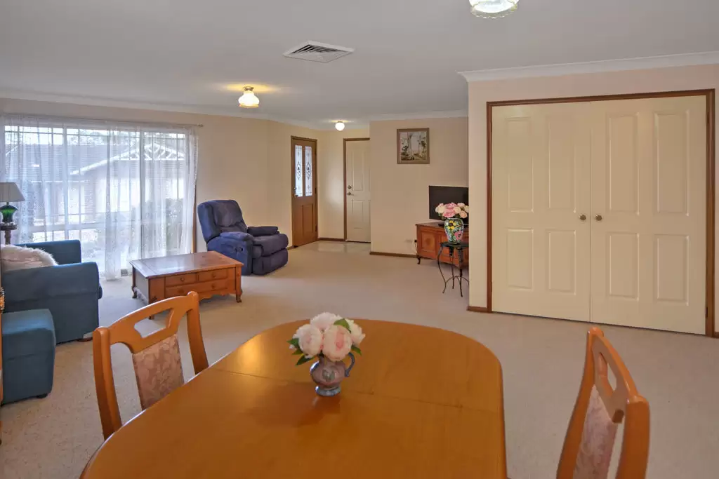 7/8 Regent Place, Bomaderry Sold by Integrity Real Estate - image 4