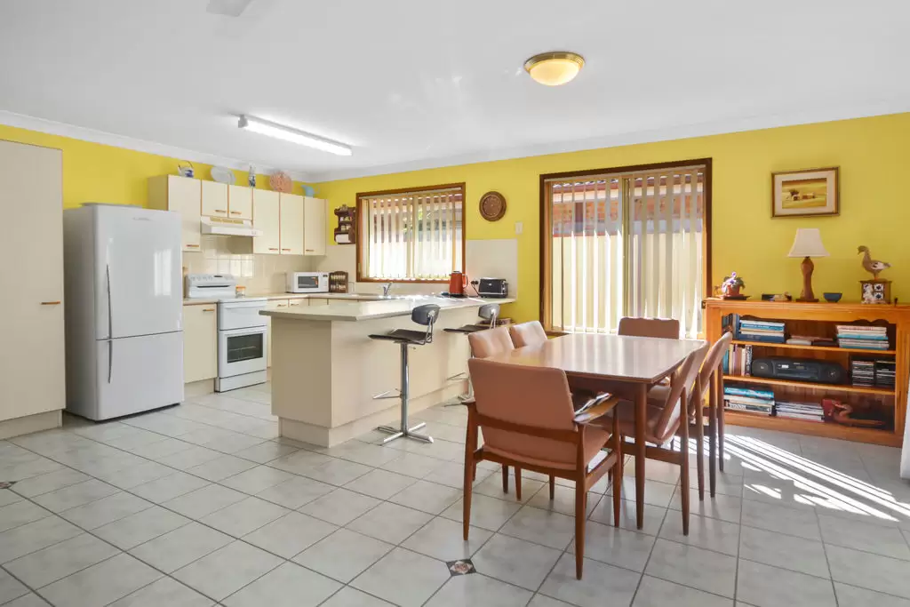 24 Lyndhurst Drive, Bomaderry Sold by Integrity Real Estate - image 2