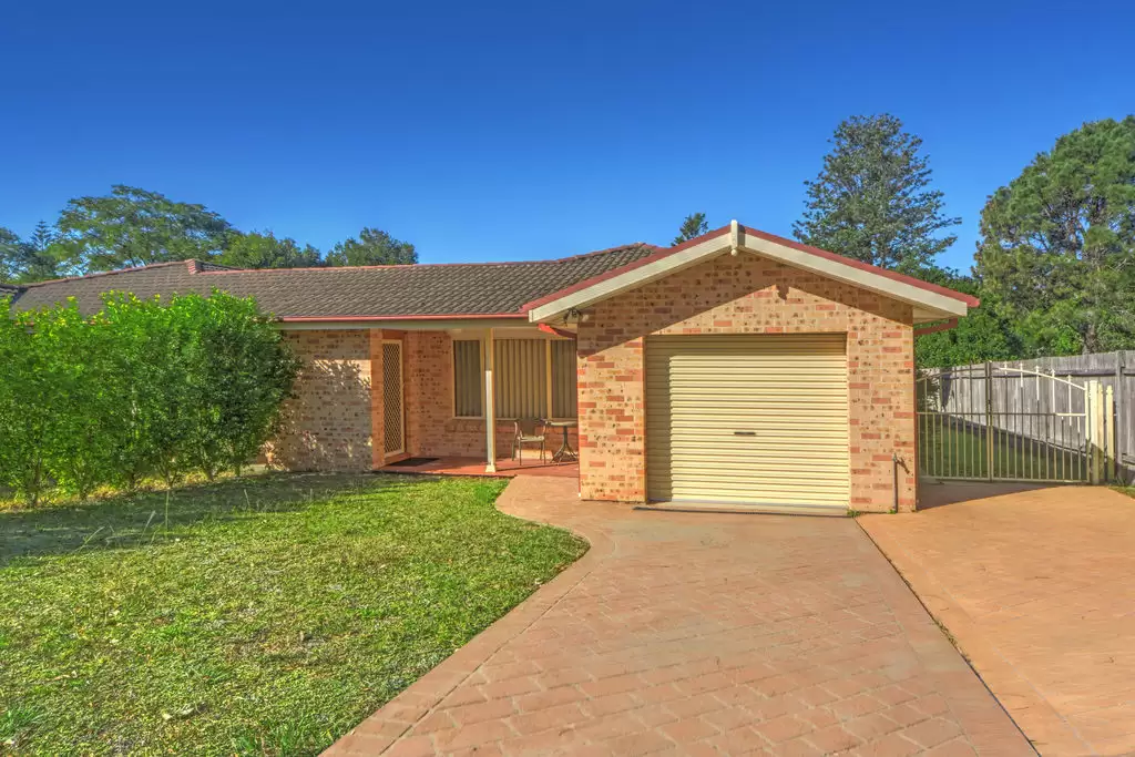 24 Lyndhurst Drive, Bomaderry Sold by Integrity Real Estate - image 1