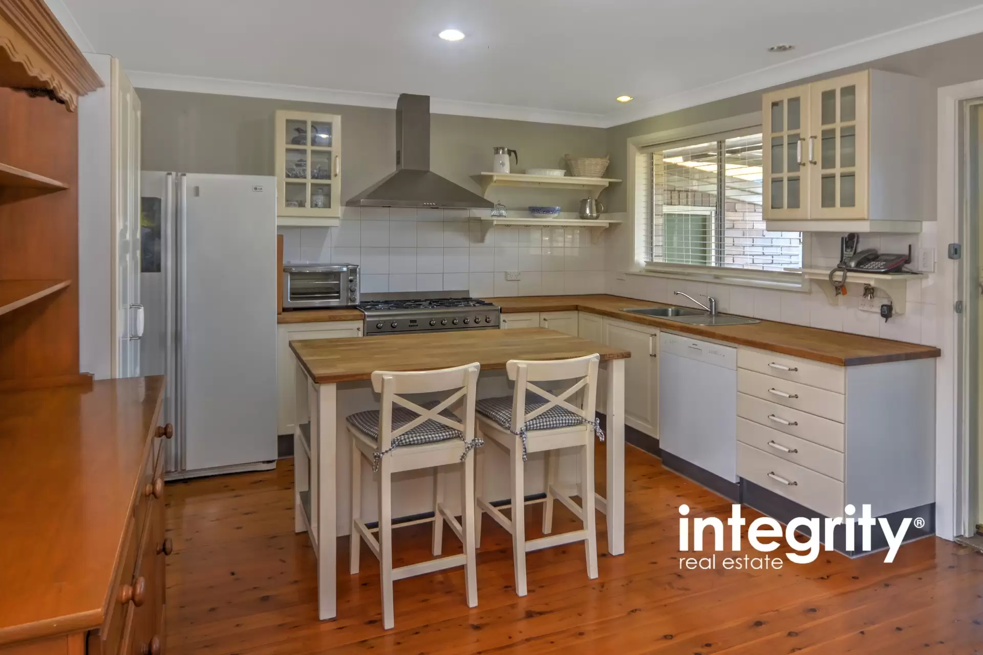 9 Bunderra Drive, Nowra Sold by Integrity Real Estate - image 2
