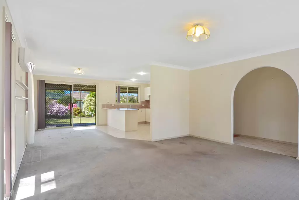 14 Glenhaven Avenue, North Nowra Sold by Integrity Real Estate - image 2