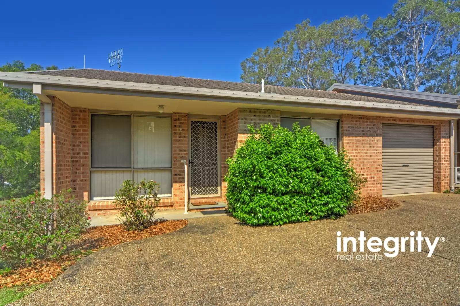 6/6 Carisbrooke Close, Bomaderry Sold by Integrity Real Estate - image 2