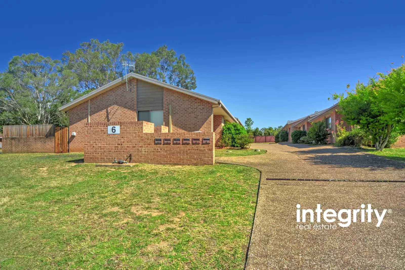 6/6 Carisbrooke Close, Bomaderry Sold by Integrity Real Estate - image 1