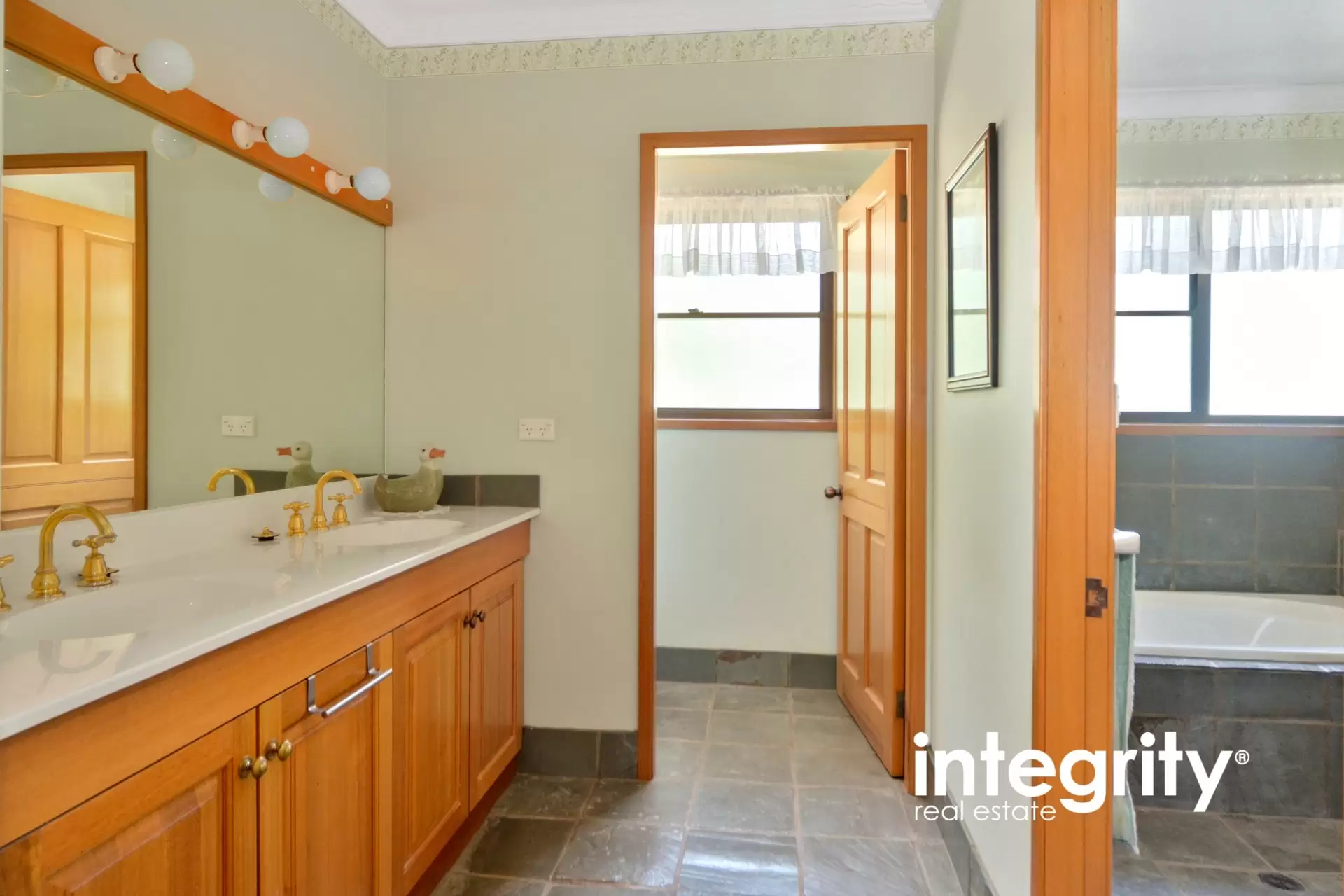 6 Worrigee Street, Nowra Sold by Integrity Real Estate - image 6