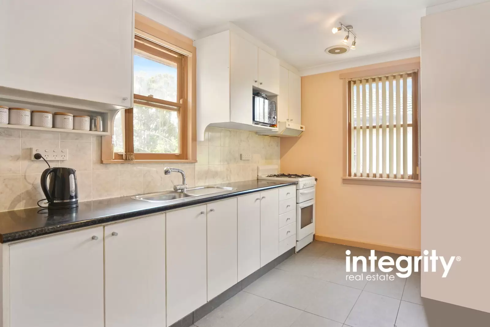 10 Miller Avenue, Nowra Sold by Integrity Real Estate - image 3