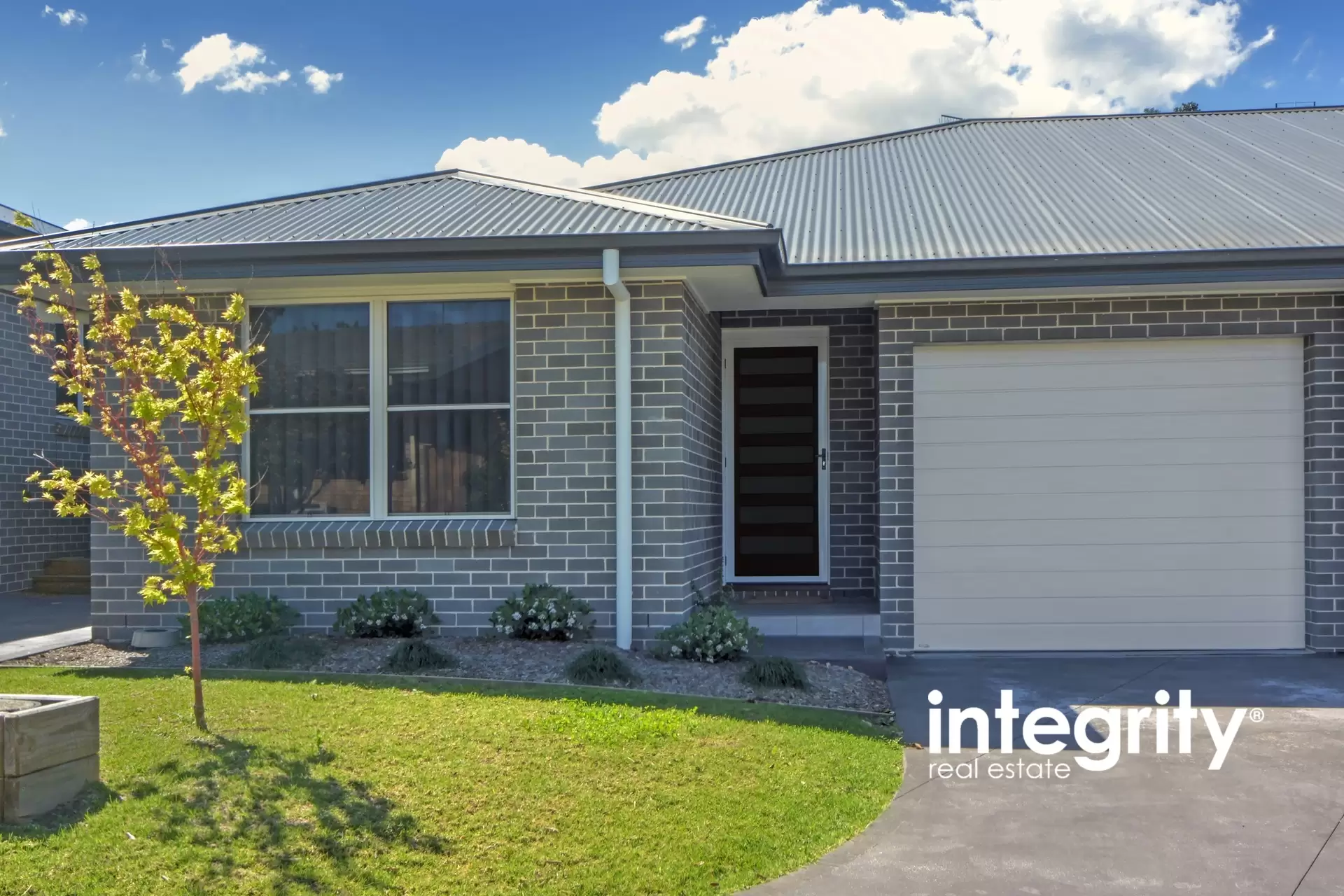 4/9 Harbour Boulevarde, Bomaderry Sold by Integrity Real Estate - image 1