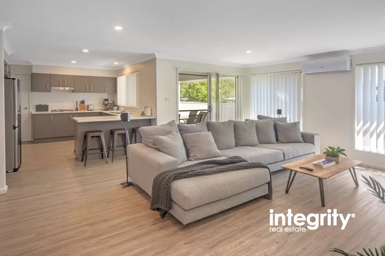 4/49 Hillcrest Avenue, South Nowra Sold by Integrity Real Estate - image 1