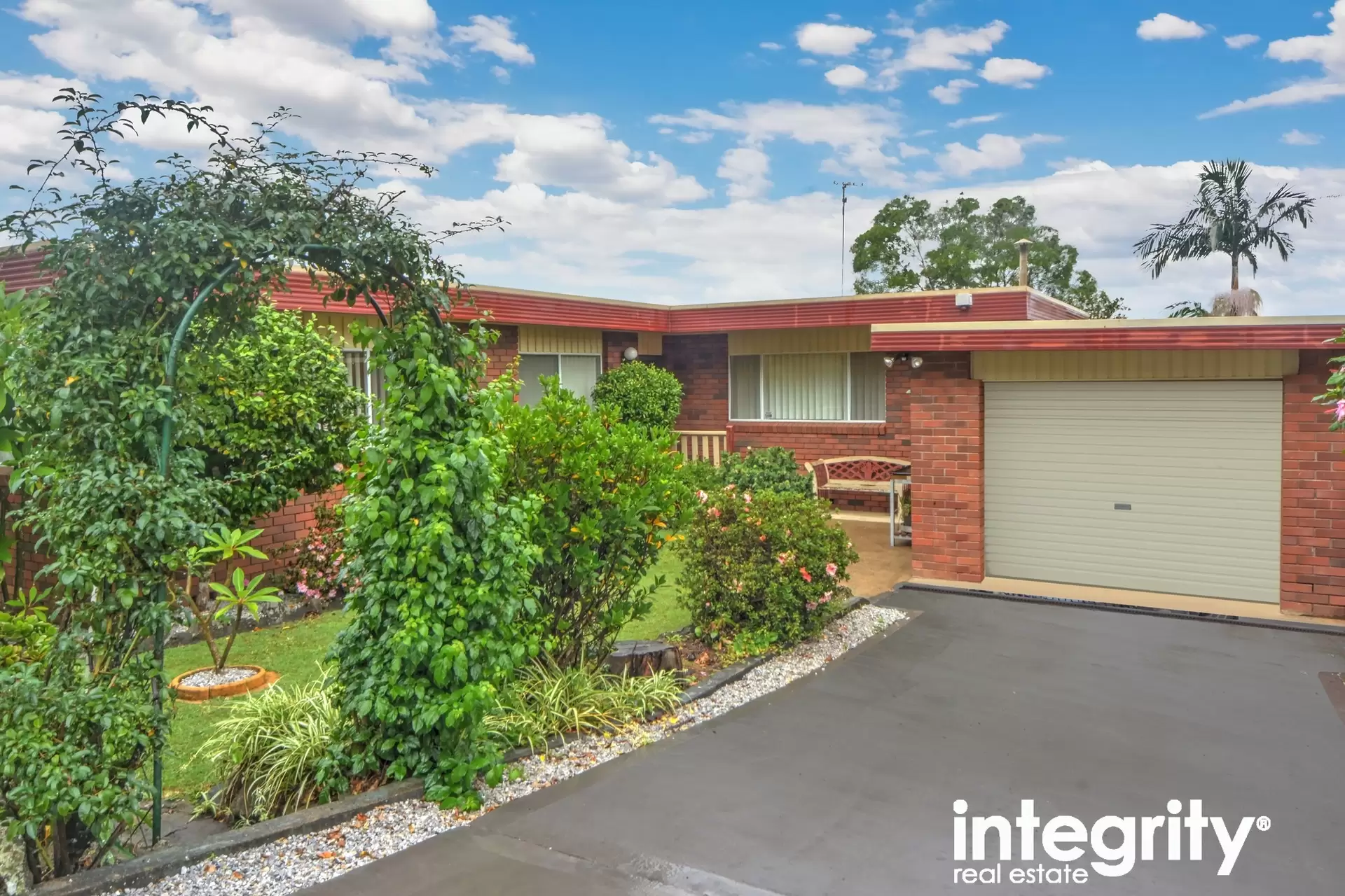 76 West Birriley Street, Bomaderry Sold by Integrity Real Estate - image 1