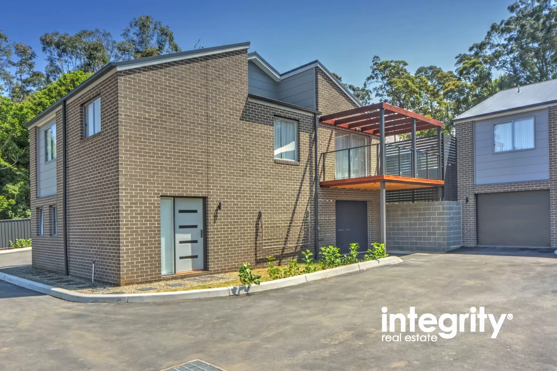 9/76 Brinawarr Street, Bomaderry Sold by Integrity Real Estate - image 1