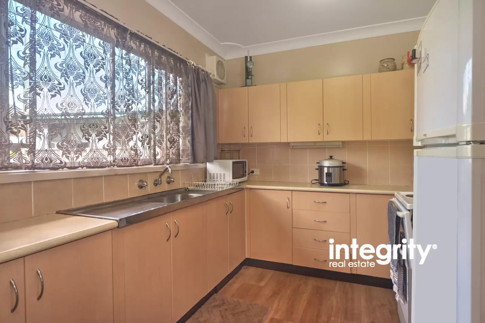 2/430 Princes Highway, Bomaderry Sold by Integrity Real Estate - image 3