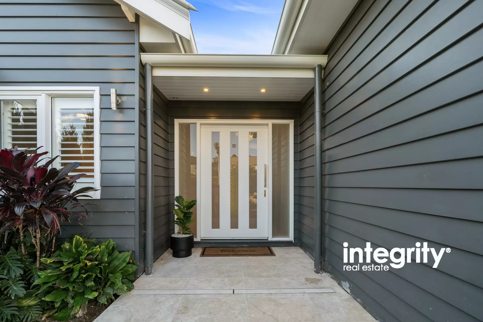 42 Banool Circuit, Bomaderry Sold by Integrity Real Estate - image 2