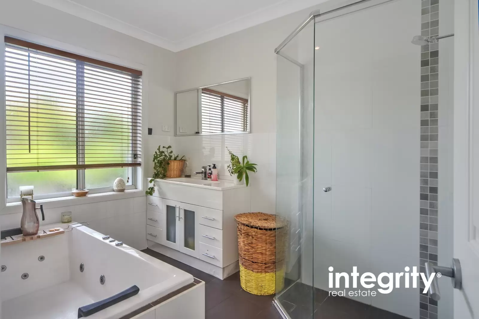 51 Emerald Drive, Meroo Meadow Sold by Integrity Real Estate - image 8