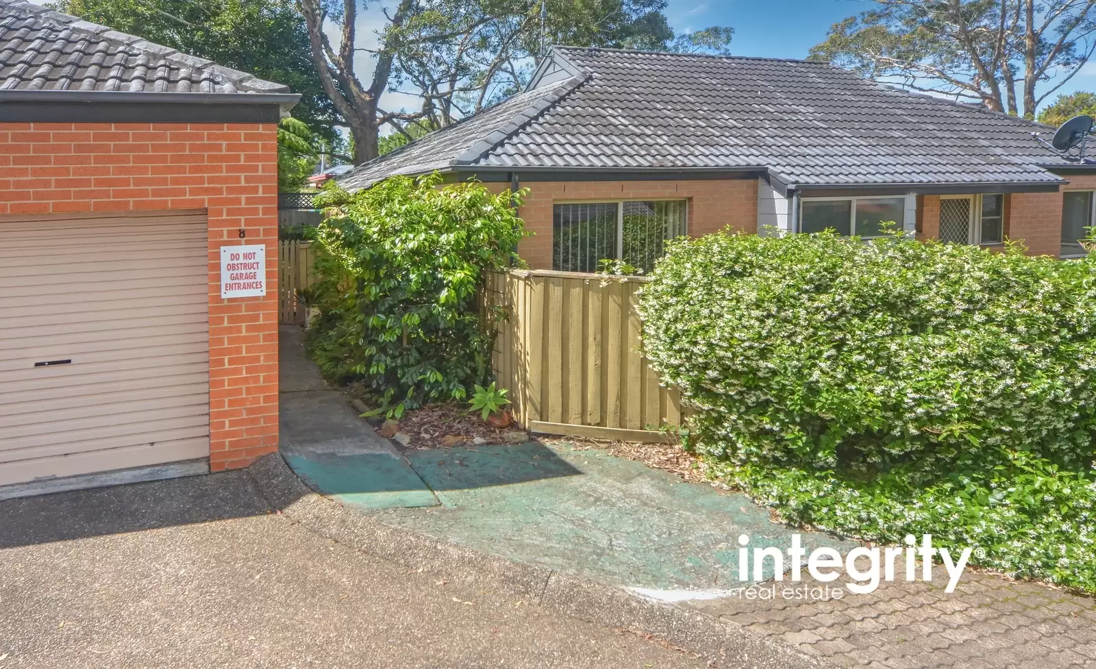8/33 Lynburn Avenue, Bomaderry Sold by Integrity Real Estate - image 1