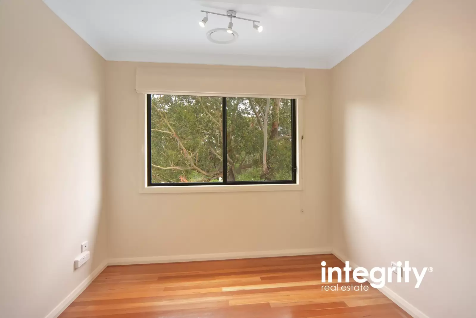 15 Nita Place, Bomaderry Sold by Integrity Real Estate - image 5