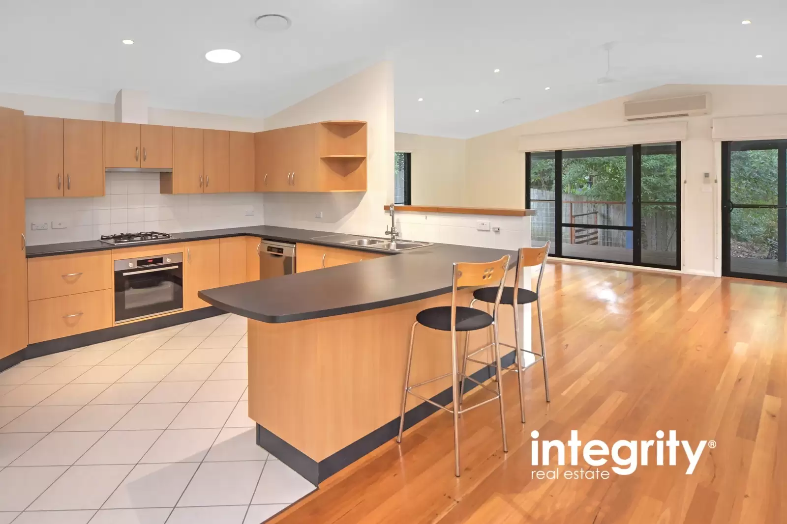 15 Nita Place, Bomaderry Sold by Integrity Real Estate - image 4