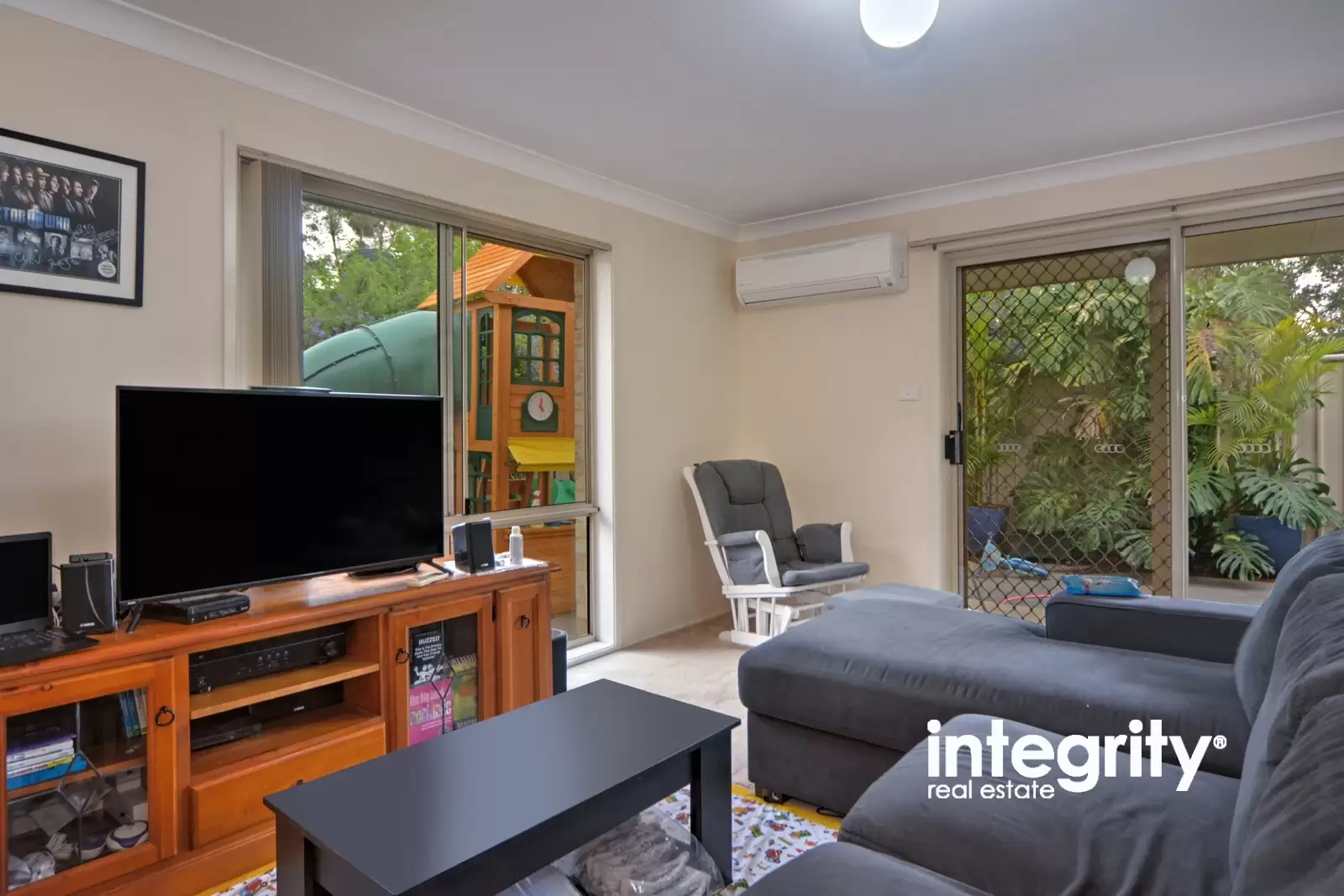 9/22 Mattes Way, Bomaderry Sold by Integrity Real Estate - image 3