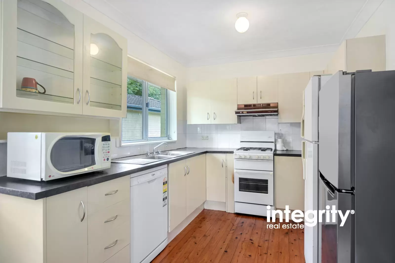 13 Hyam Street, Nowra Sold by Integrity Real Estate - image 3