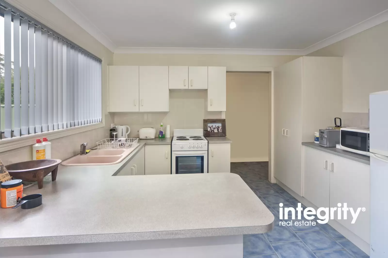 1/60 Brinawarr Street, Bomaderry Sold by Integrity Real Estate - image 4