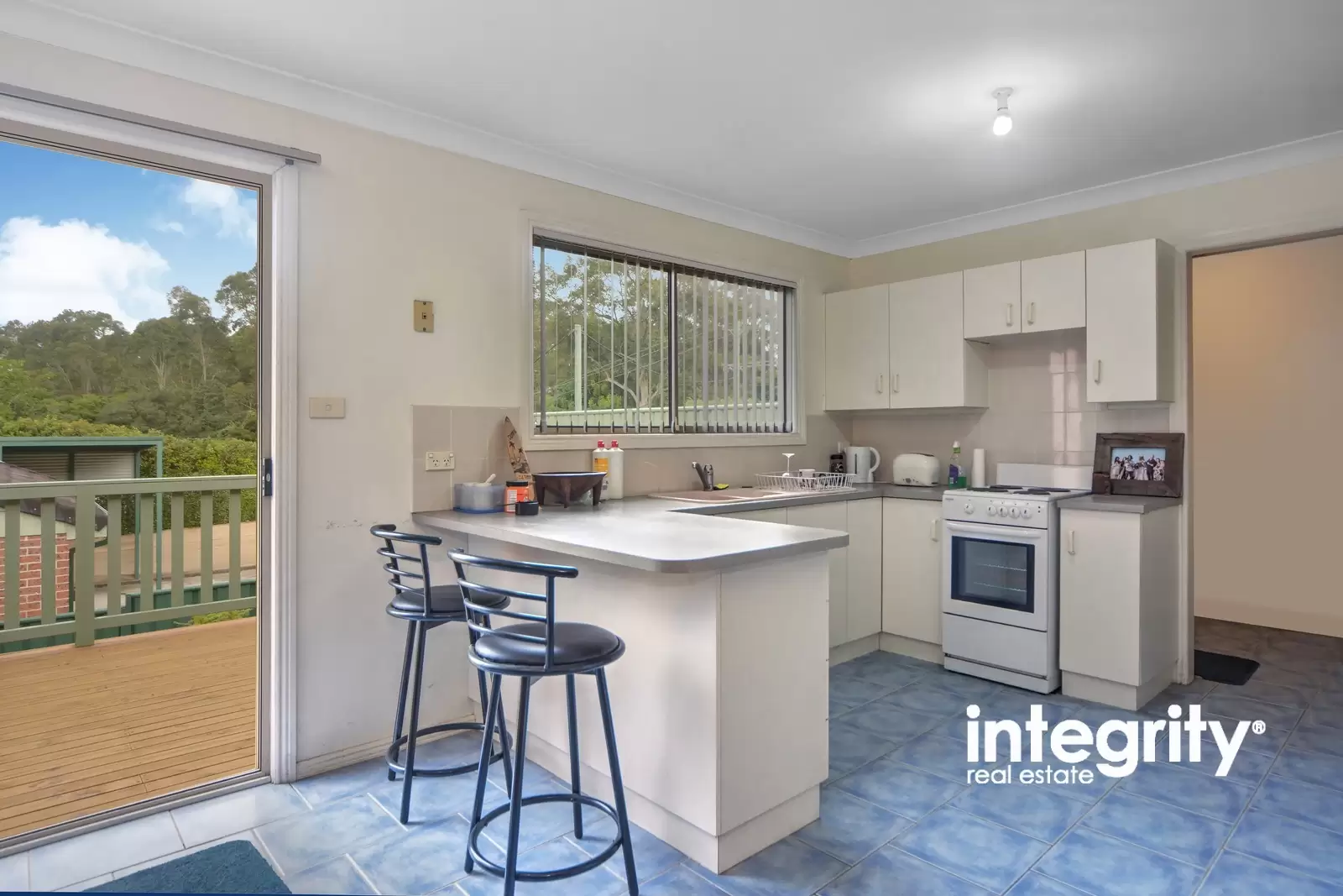 1/60 Brinawarr Street, Bomaderry Sold by Integrity Real Estate - image 3