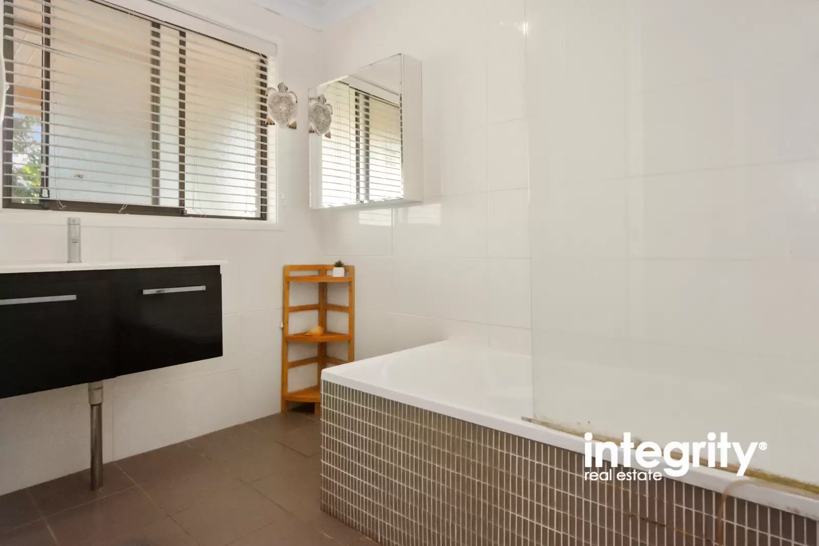 15 Yeovil Drive, Bomaderry Sold by Integrity Real Estate - image 6
