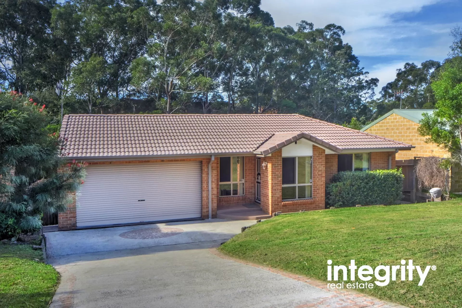6 Nita Place, Bomaderry Sold by Integrity Real Estate - image 2
