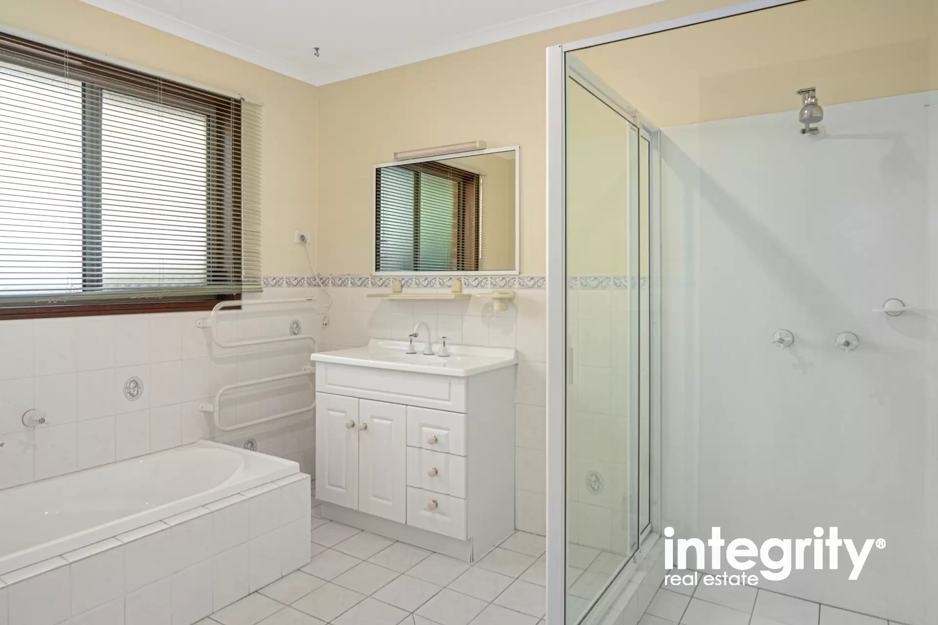 6 Nita Place, Bomaderry Sold by Integrity Real Estate - image 7