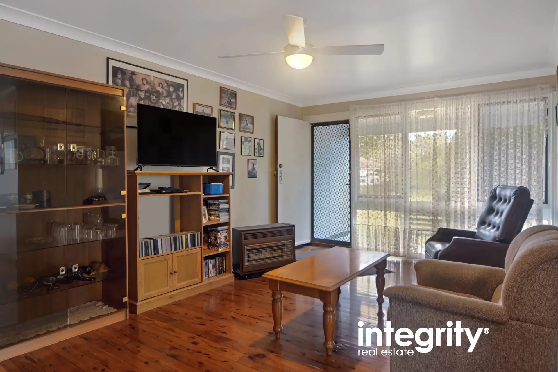 8 Neale Place, Bomaderry Sold by Integrity Real Estate - image 2