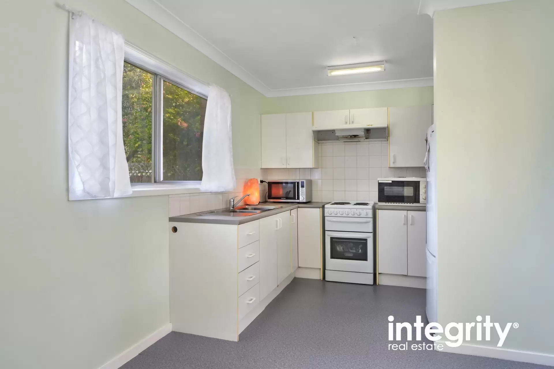 2 Turley Avenue, Bomaderry Sold by Integrity Real Estate - image 3