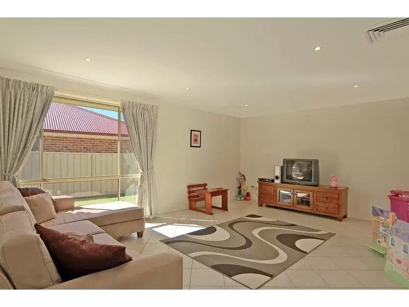 11 Carrington Park Drive, Nowra Sold by Integrity Real Estate - image 3