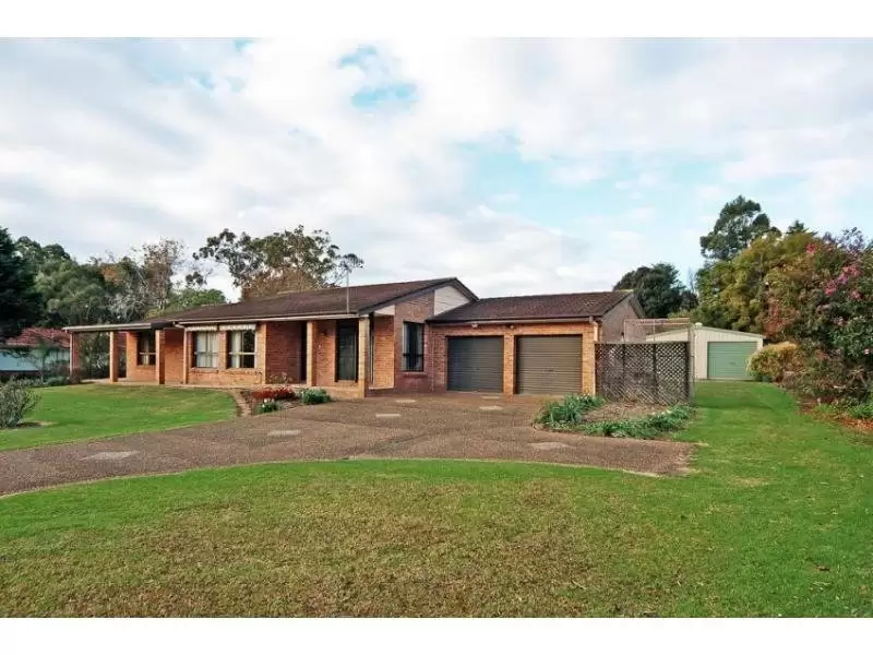 12 Halstead Place, Bomaderry Sold by Integrity Real Estate