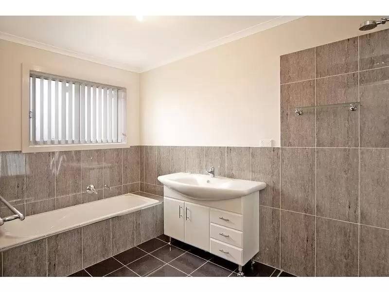 40 Carrington Park Drive, Nowra Sold by Integrity Real Estate - image 4