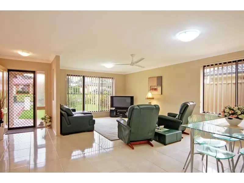 8 Carrington Park Drive, Nowra Sold by Integrity Real Estate - image 3