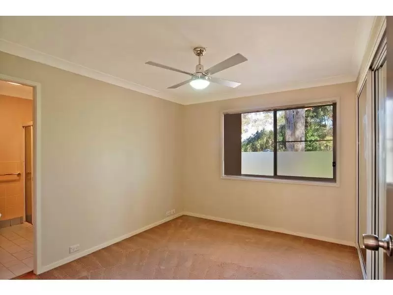 1/33 Lynburn Avenue, Bomaderry Sold by Integrity Real Estate - image 2