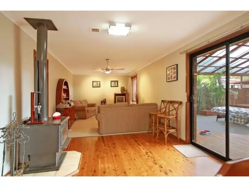 6 Ferntree Drive, Bomaderry Sold by Integrity Real Estate - image 3