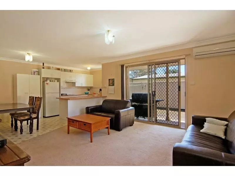 7/22 Mattes Way, Bomaderry Sold by Integrity Real Estate - image 2