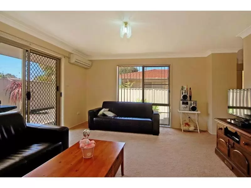 7/22 Mattes Way, Bomaderry Sold by Integrity Real Estate - image 5