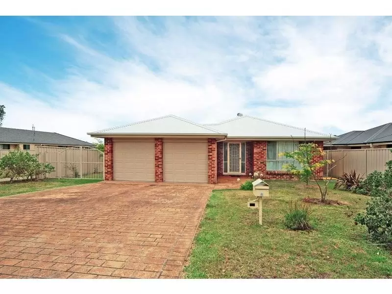 19 Lacebark Grove, Worrigee Sold by Integrity Real Estate