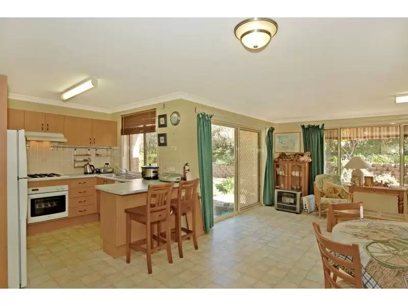 11 Nundah Close, Bomaderry Sold by Integrity Real Estate - image 2