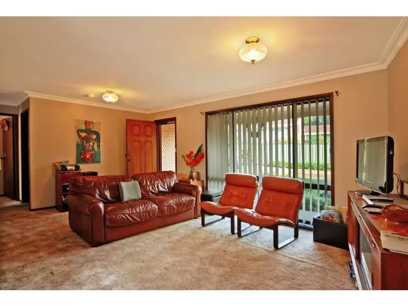 1/6 Waroo Place, Bomaderry Sold by Integrity Real Estate - image 2