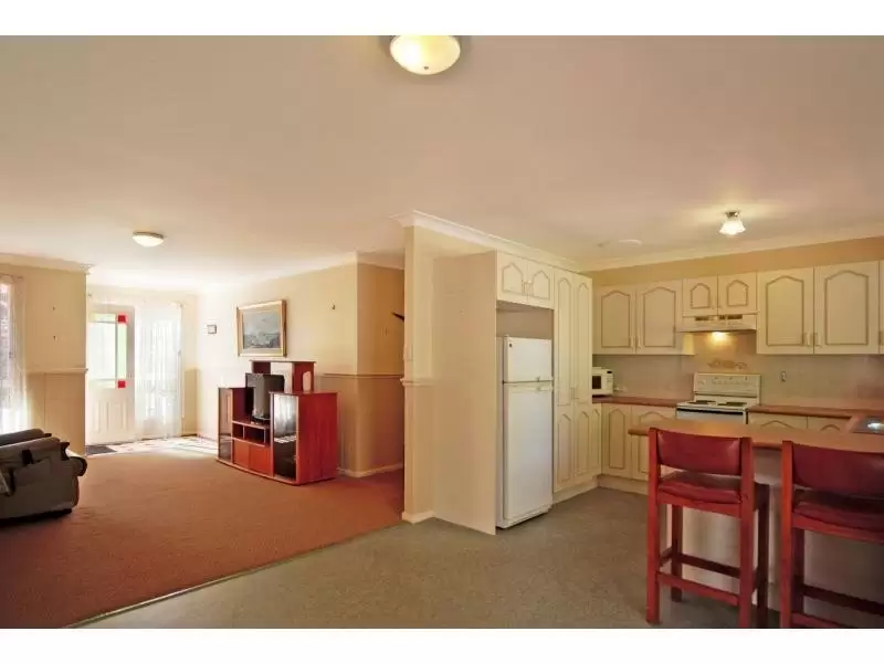 6/7 Hamilton Place, Bomaderry Sold by Integrity Real Estate - image 2