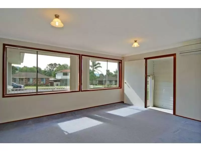 4 Yeovil Drive, Bomaderry Sold by Integrity Real Estate - image 4