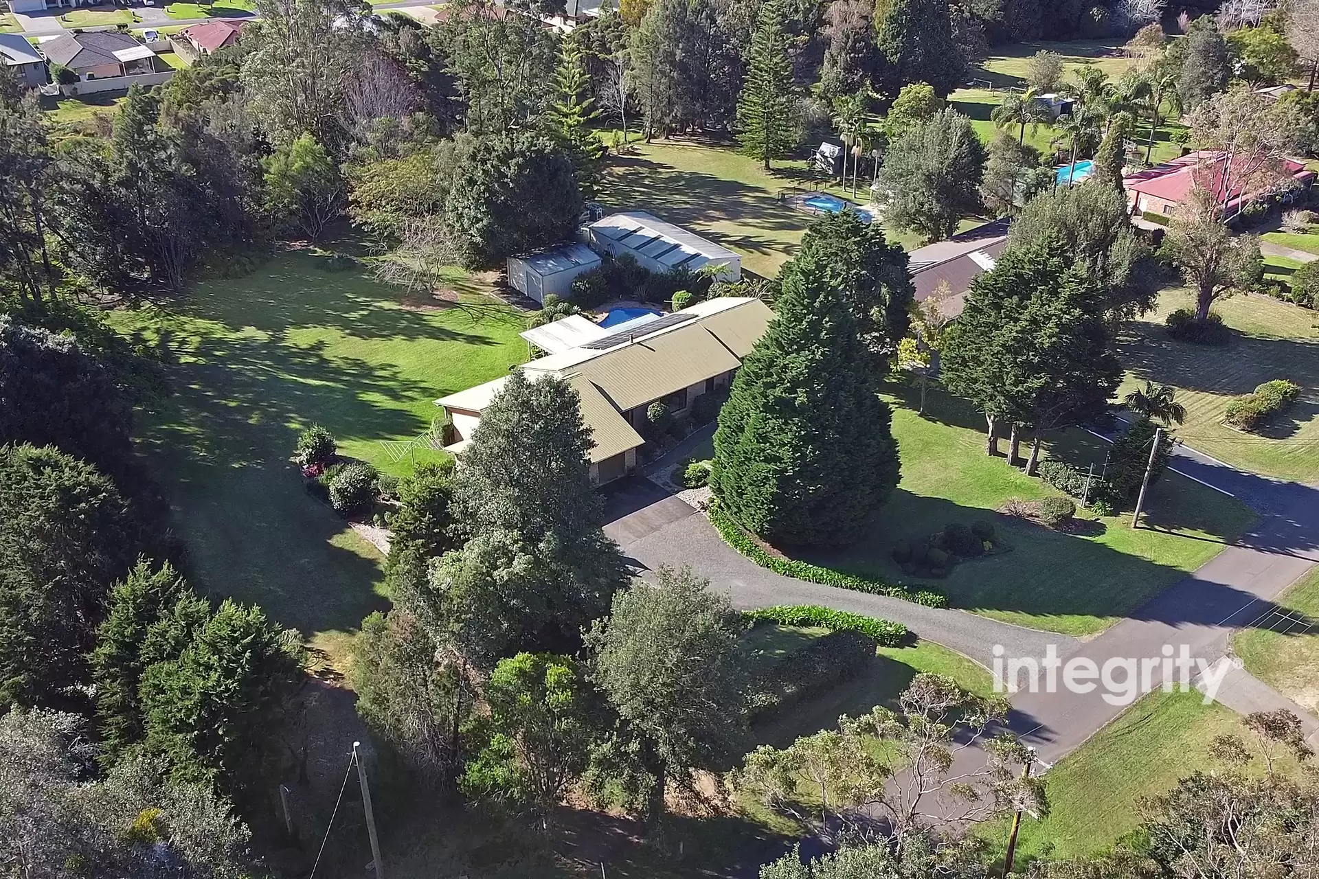 4 Halstead Place, Bomaderry Sold by Integrity Real Estate - image 1