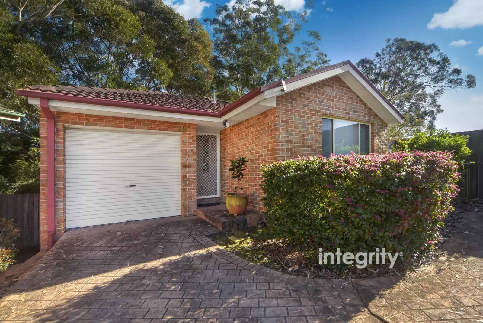 8/67 Brinawarr Street, Bomaderry Sold by Integrity Real Estate - image 1