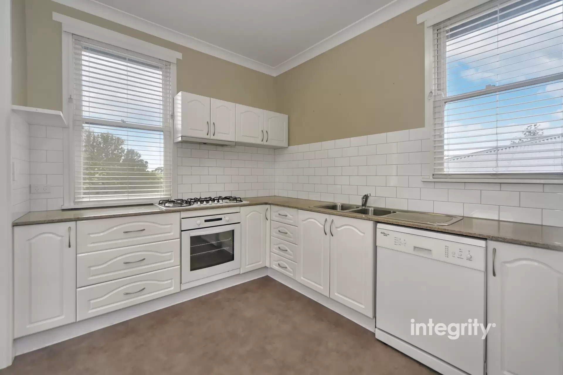 22 Tanang Street, Bomaderry Sold by Integrity Real Estate - image 3