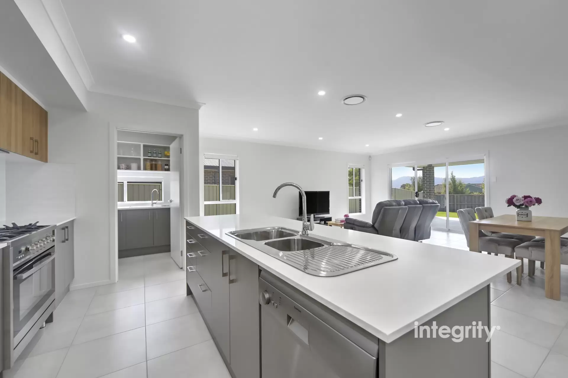 4 Jindalee Crescent, Nowra Sold by Integrity Real Estate - image 3