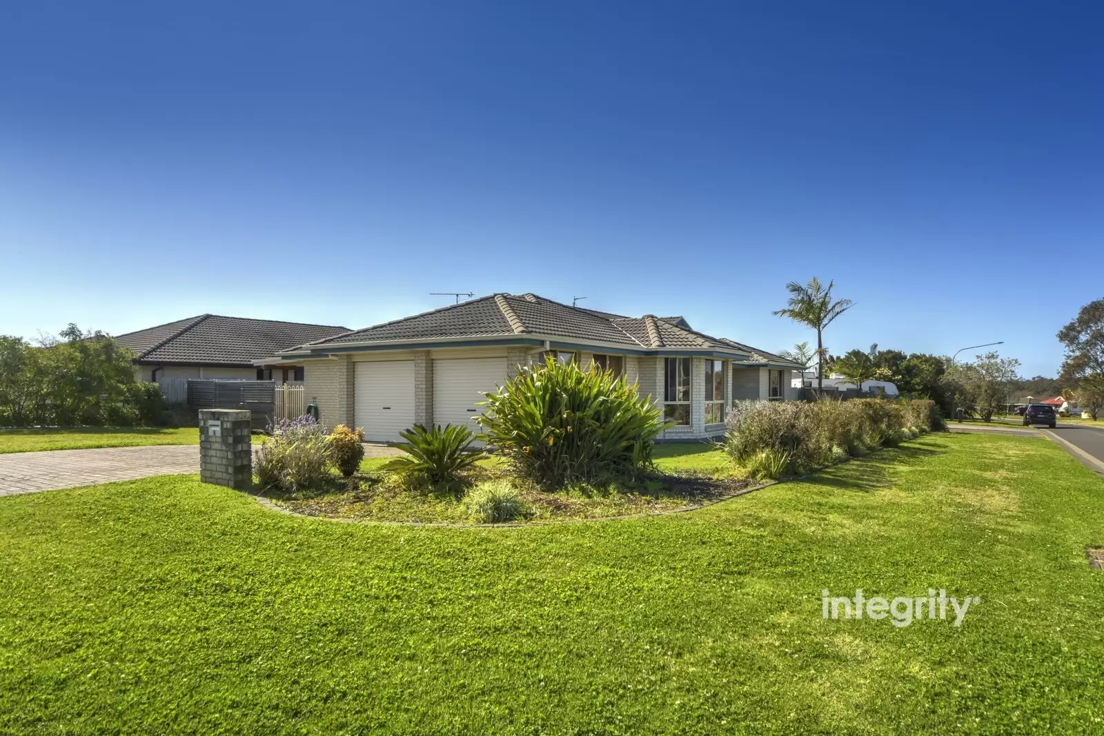 2 Guinea Flower Crescent, Worrigee Sold by Integrity Real Estate