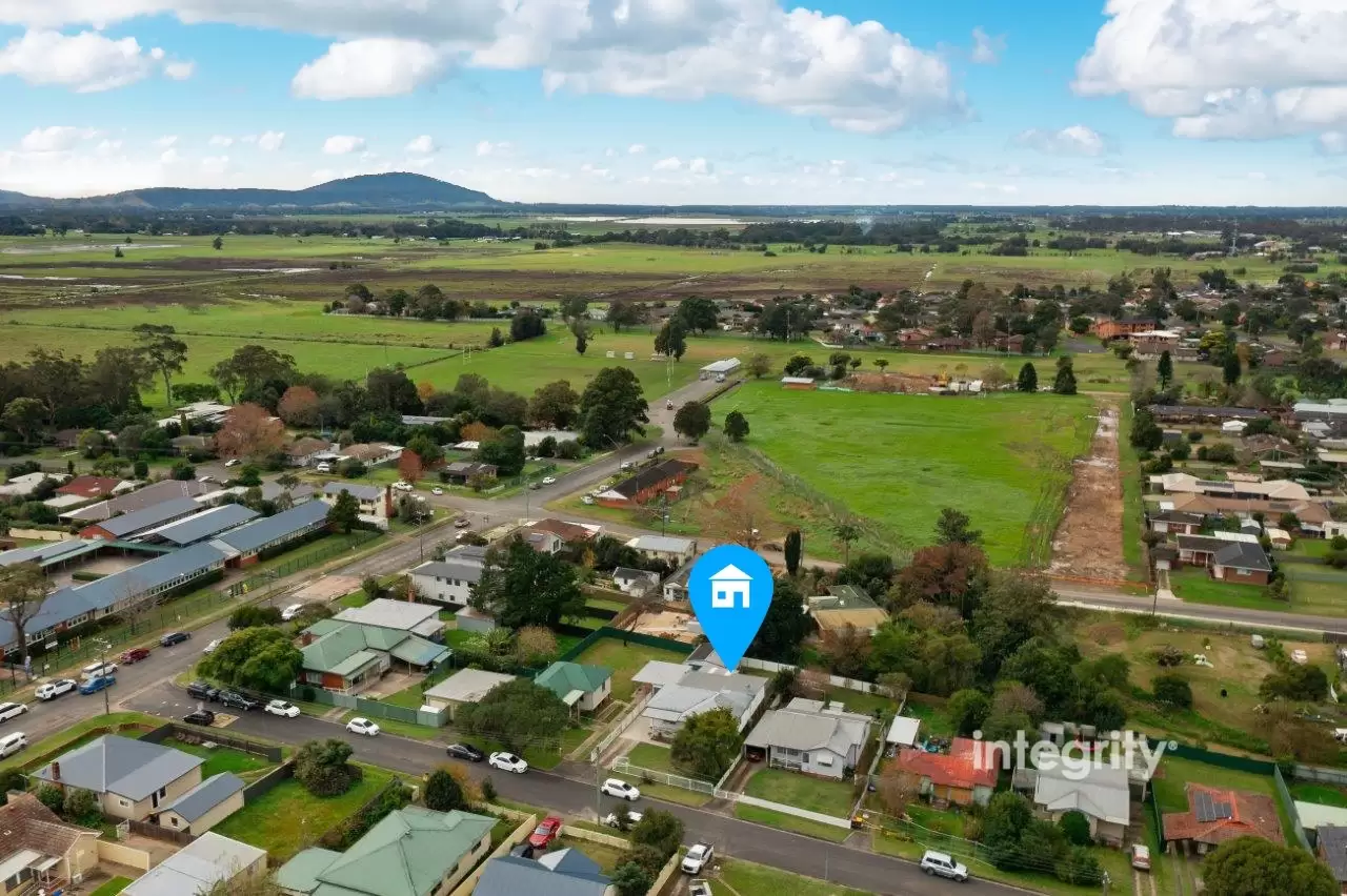 4 Elizabeth Avenue, Nowra Sold by Integrity Real Estate - image 2